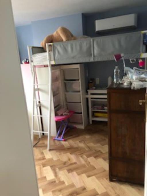 In Maison De Metre In Etterbeek Apartamento *