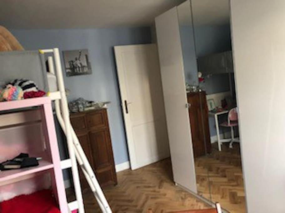 In Maison De Metre In Etterbeek Bruxelas