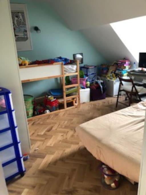 In Maison De Metre In Etterbeek Apartamento