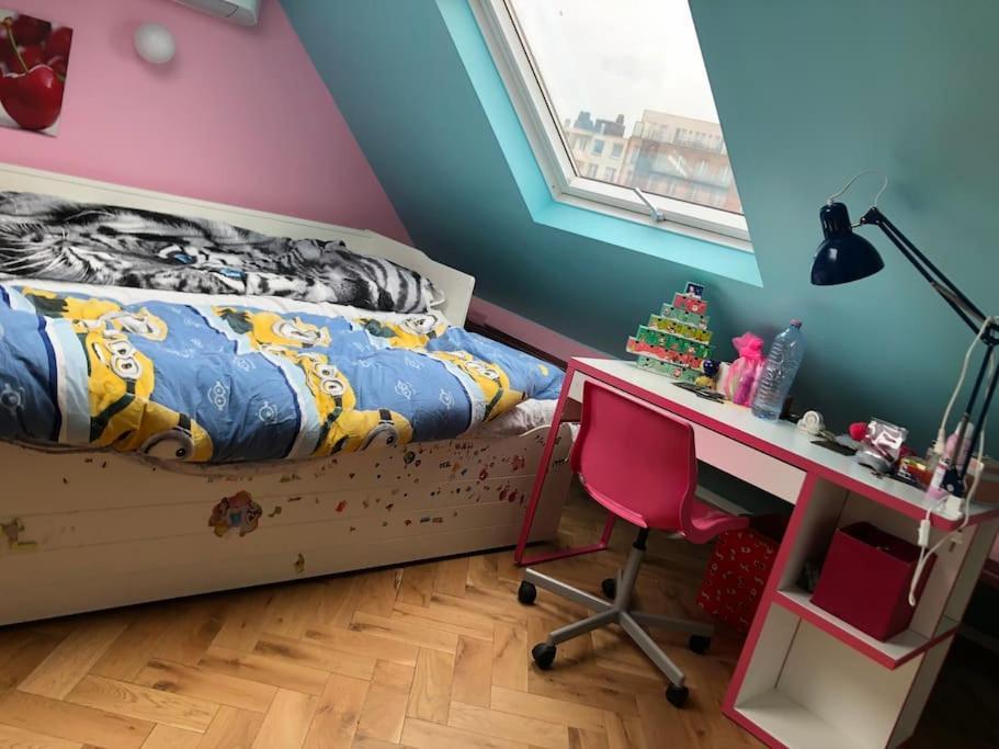 In Maison De Metre In Etterbeek *